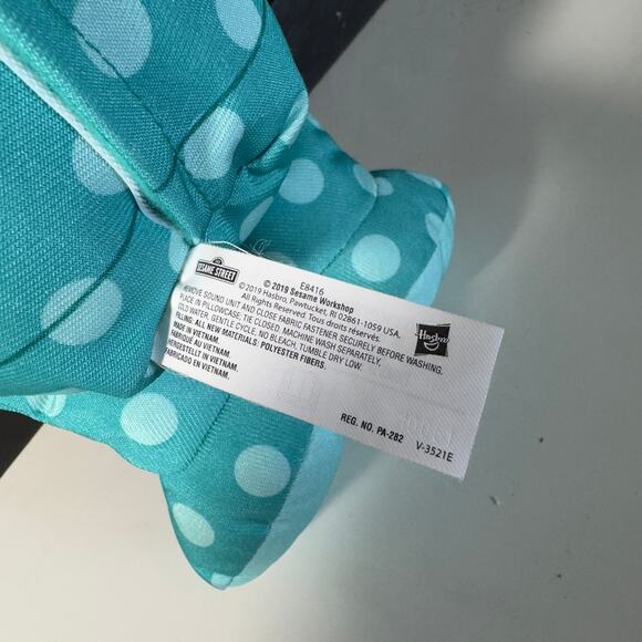 Sesame Street Talking Elmo Teaches Teeth Brushing-2019 - Picture 4 of 6